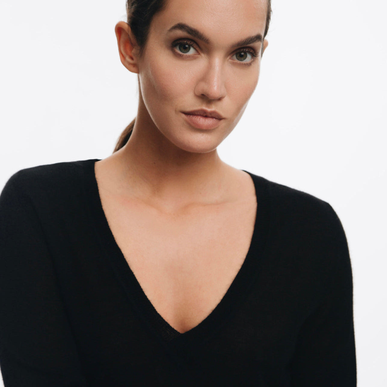 Vitae Jaipur V-Neck Sweater - Black
